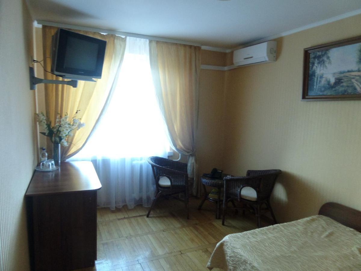 Hotel Tourist Rivne Exterior foto