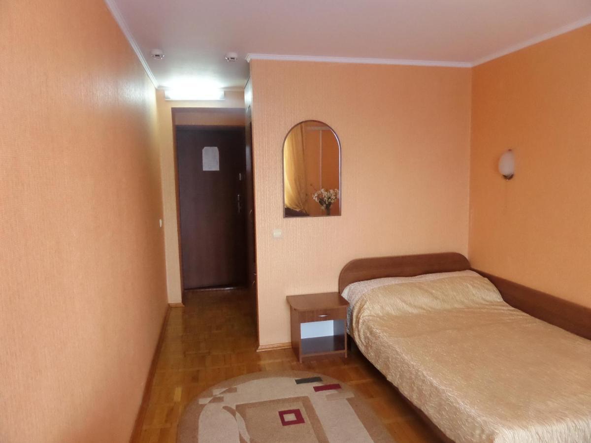 Hotel Tourist Rivne Exterior foto