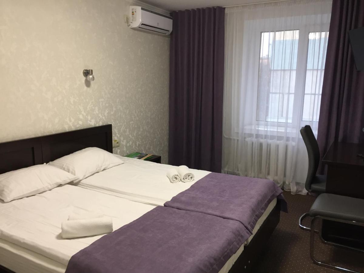 Hotel Tourist Rivne Exterior foto