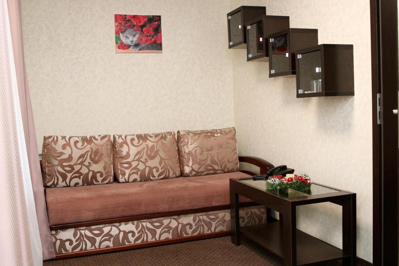 Hotel Tourist Rivne Exterior foto