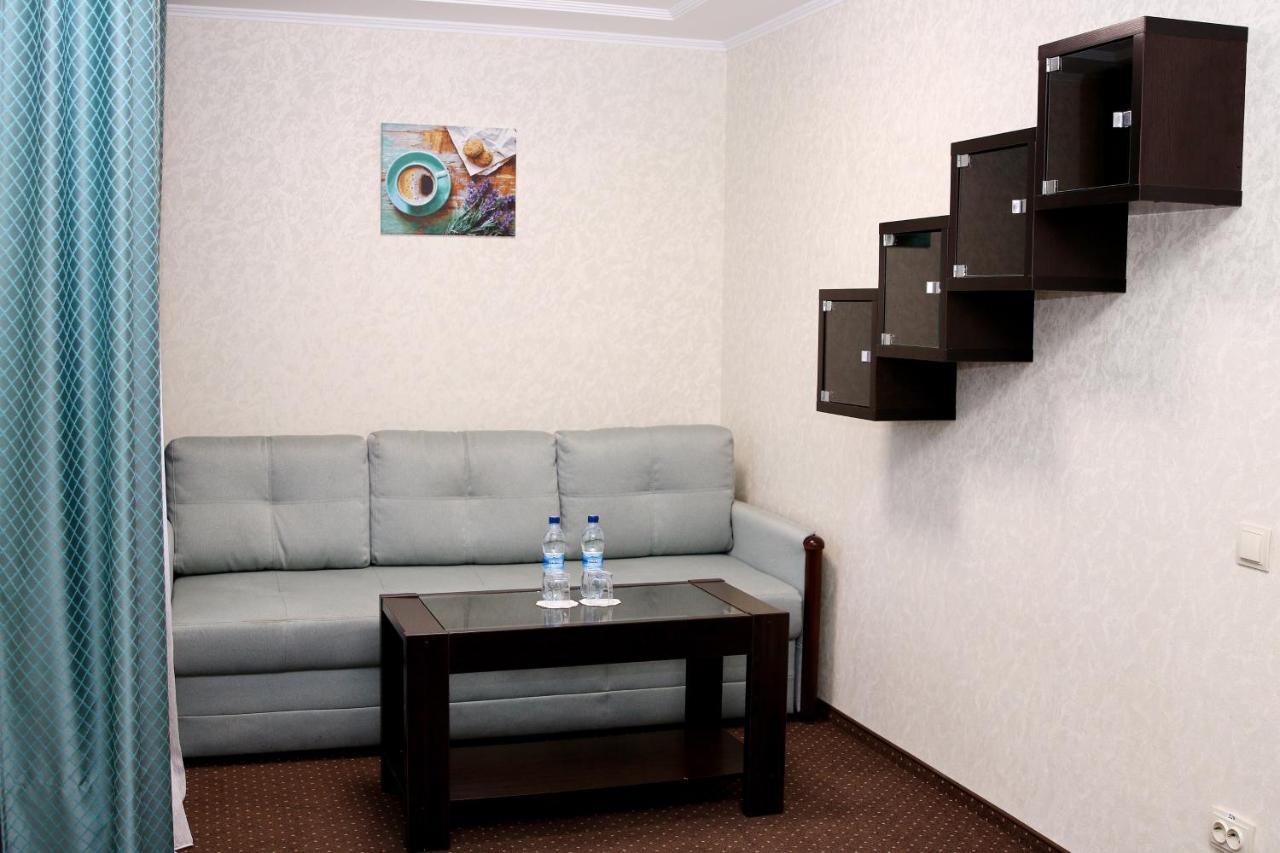 Hotel Tourist Rivne Exterior foto
