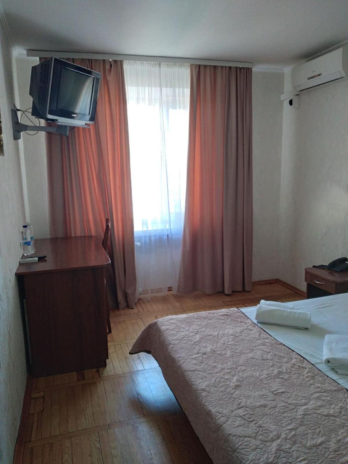Hotel Tourist Rivne Exterior foto