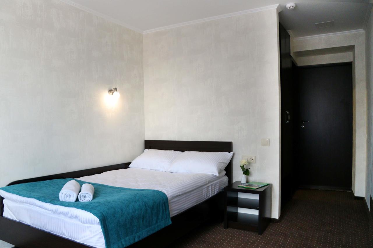 Hotel Tourist Rivne Exterior foto