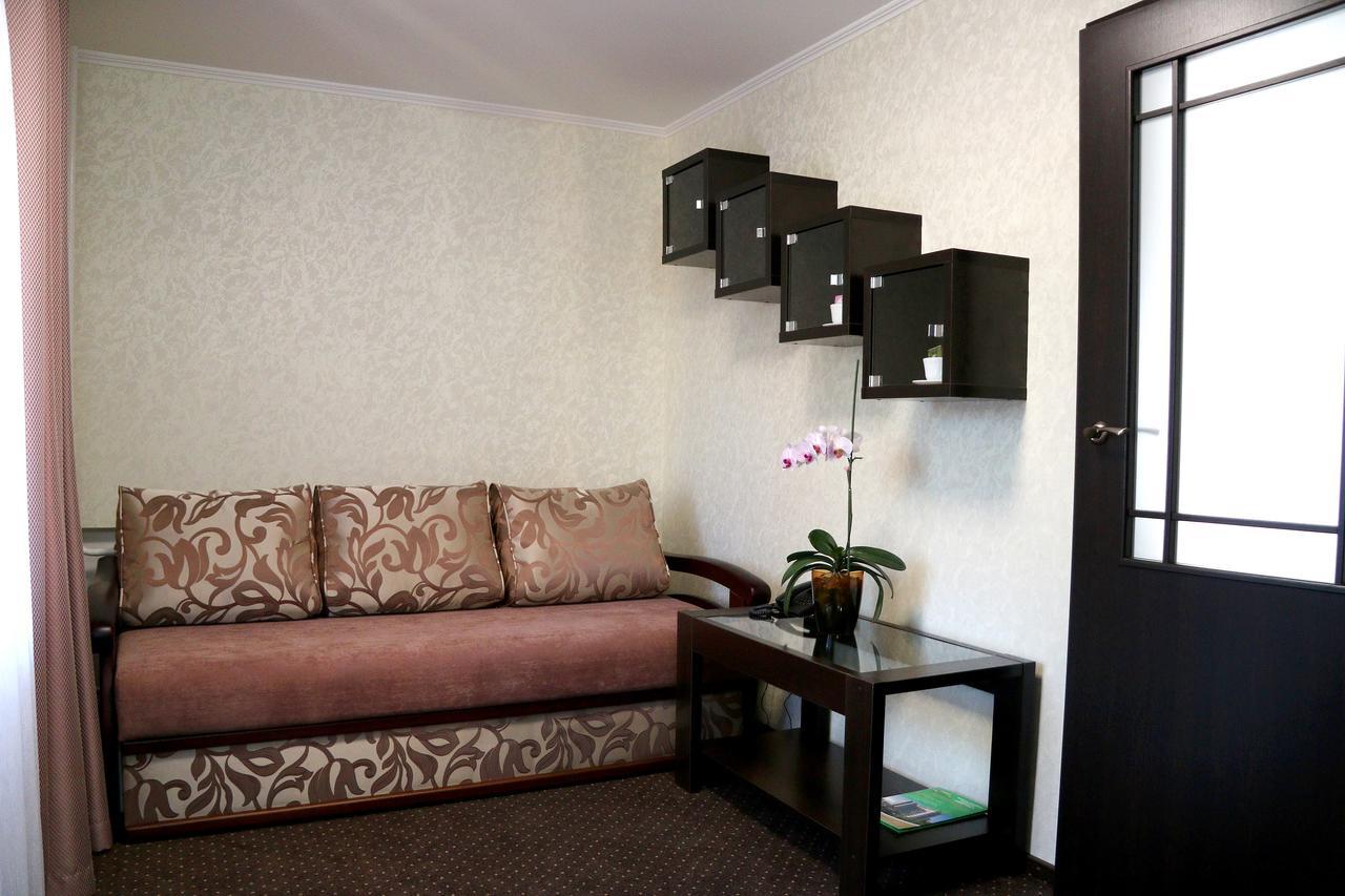 Hotel Tourist Rivne Exterior foto